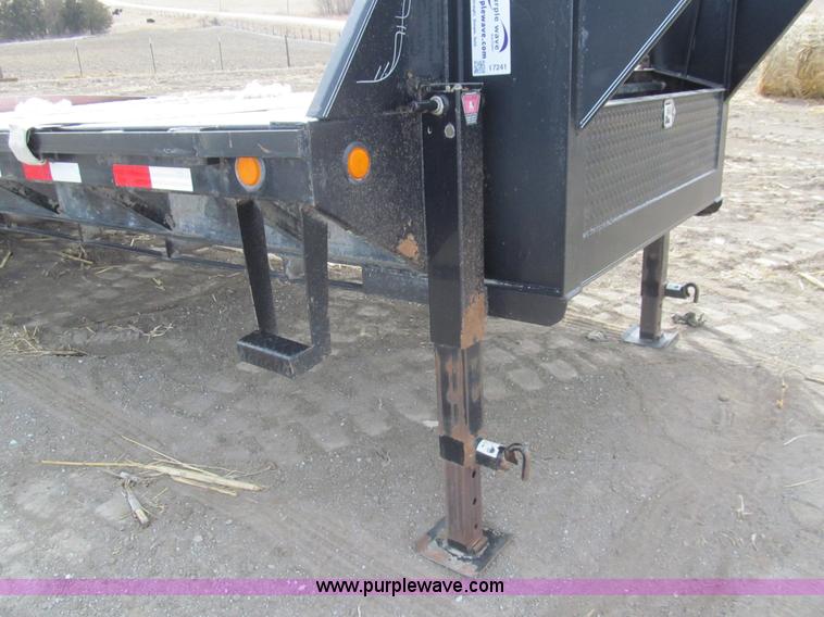 image for item I7241 2005 PJ triple axle gooseneck trailer