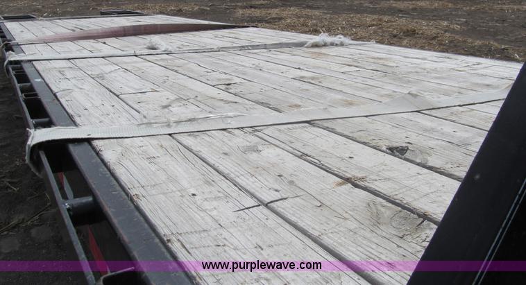 image for item I7241 2005 PJ triple axle gooseneck trailer