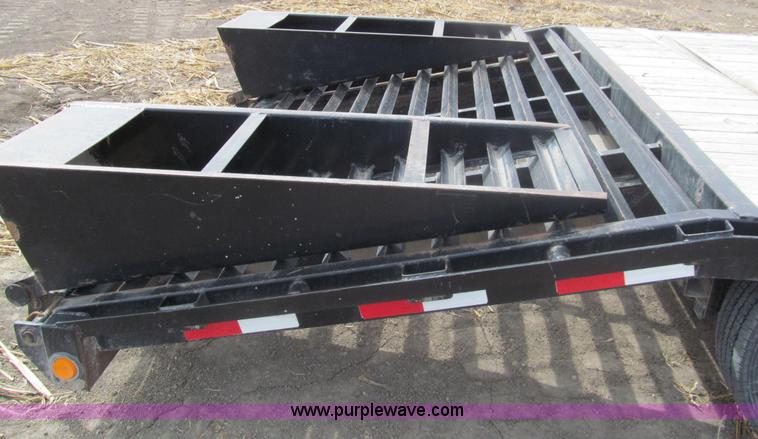 image for item I7241 2005 PJ triple axle gooseneck trailer