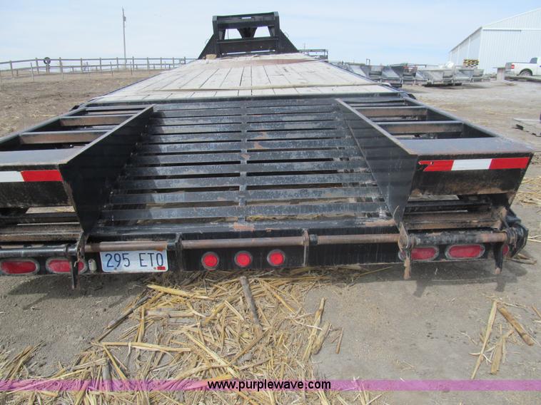 image for item I7241 2005 PJ triple axle gooseneck trailer