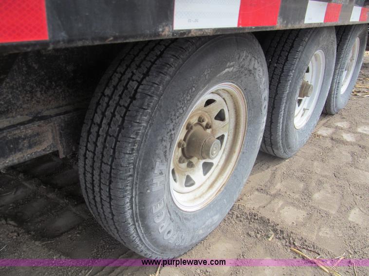 image for item I7241 2005 PJ triple axle gooseneck trailer