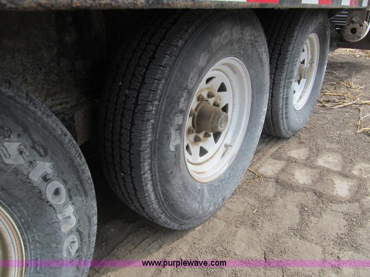 image for item I7241 2005 PJ triple axle gooseneck trailer