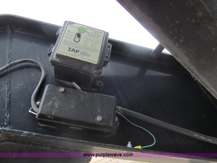 image for item I7241 2005 PJ triple axle gooseneck trailer