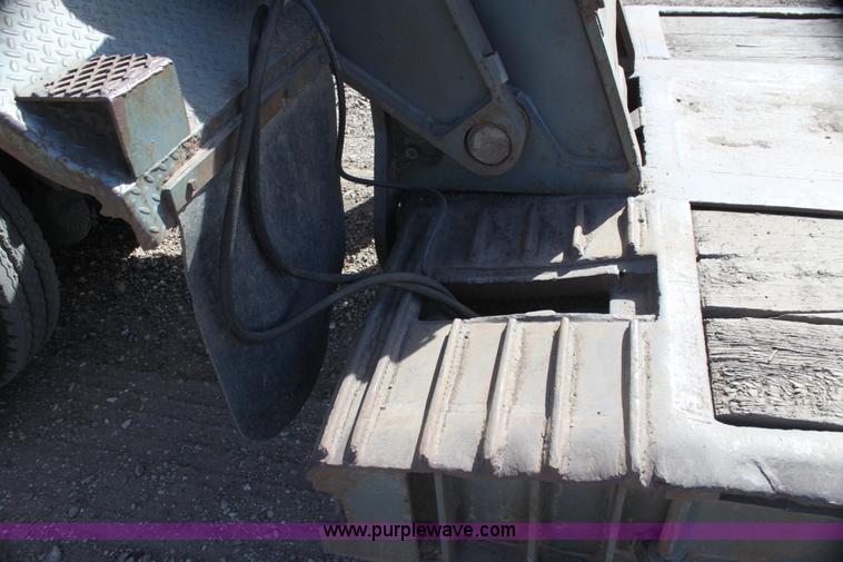 image for item I7496 1981 King 50 ton detach triple axle lowboy trailer