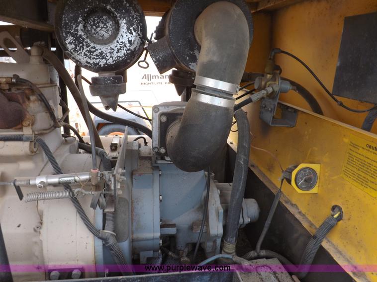 image for item I9115 1992 Atlas Copco XAS90 portable air compressor