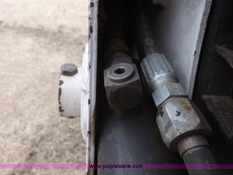 image for item I9116 1995 Bobcat 753 skid steer