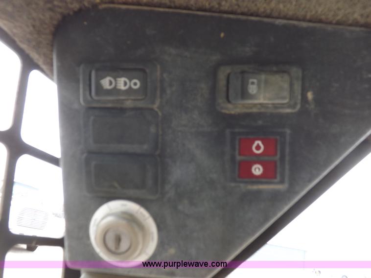 image for item I9117 1999 Bobcat 763 skid steer