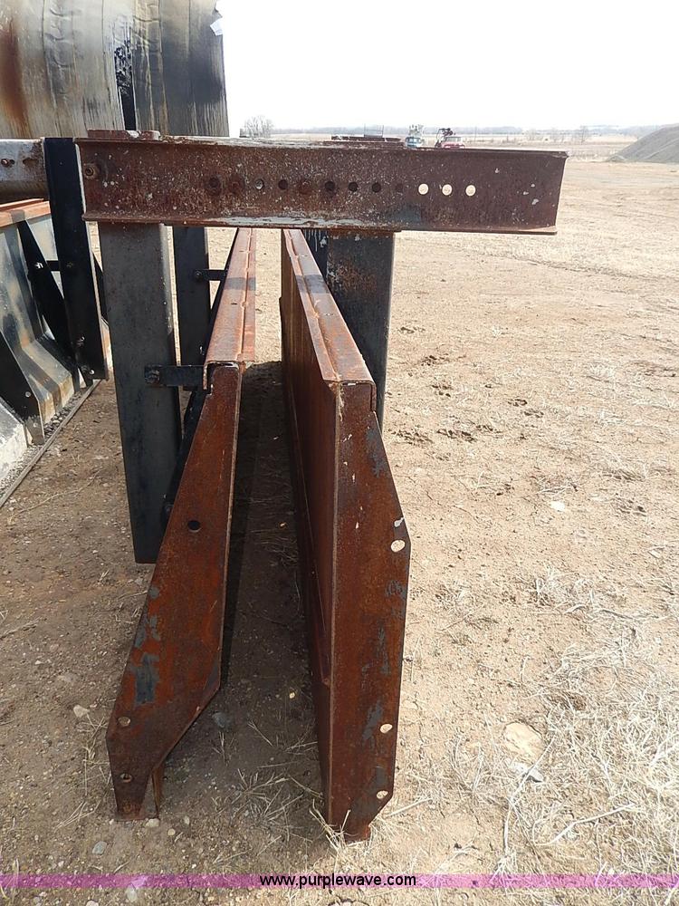 image for item I9367 (16) concrete barrier molds