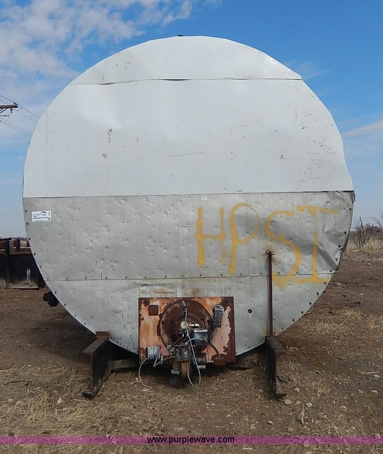 image for item I9368 10,000 gallon hot asphalt tank