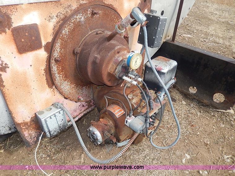 image for item I9368 10,000 gallon hot asphalt tank