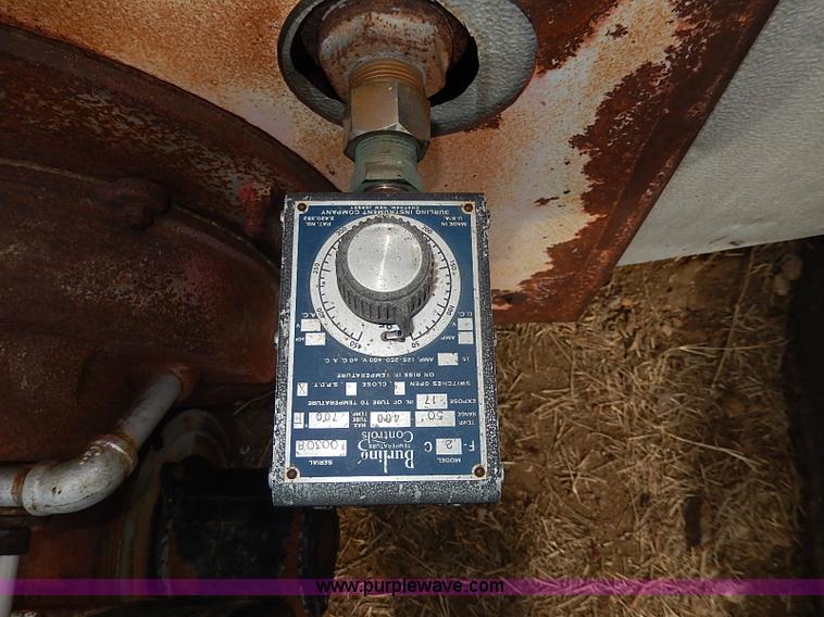 image for item I9368 10,000 gallon hot asphalt tank