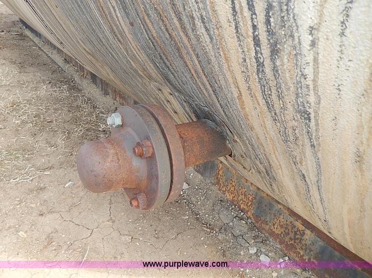 image for item I9368 10,000 gallon hot asphalt tank