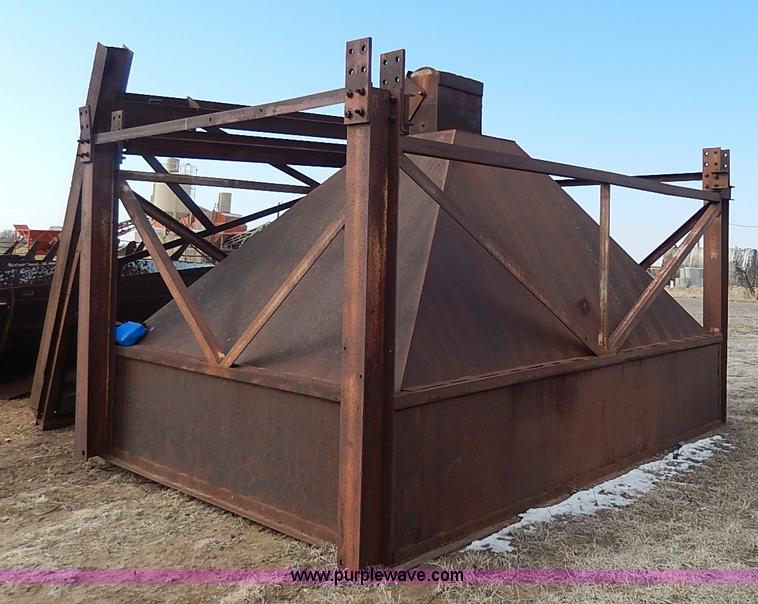 image for item I9369 Gravel hopper with stand