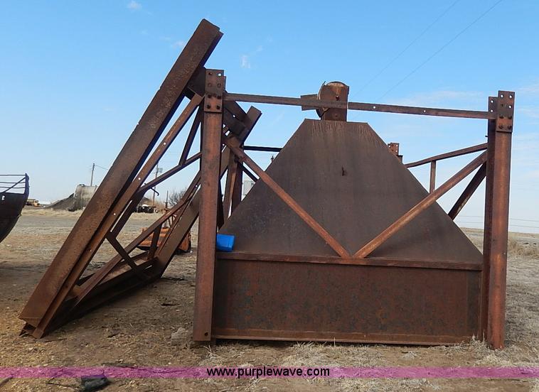 image for item I9369 Gravel hopper with stand