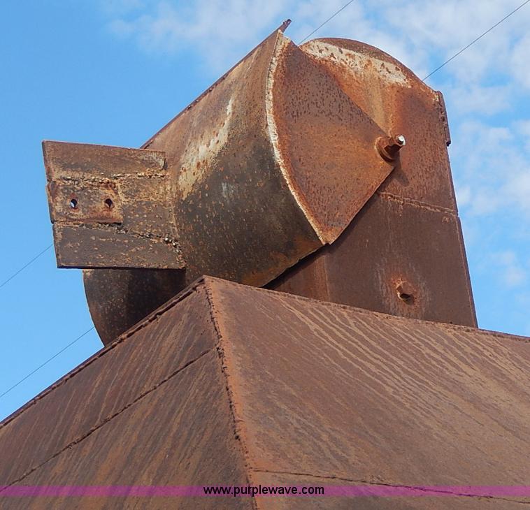 image for item I9369 Gravel hopper with stand