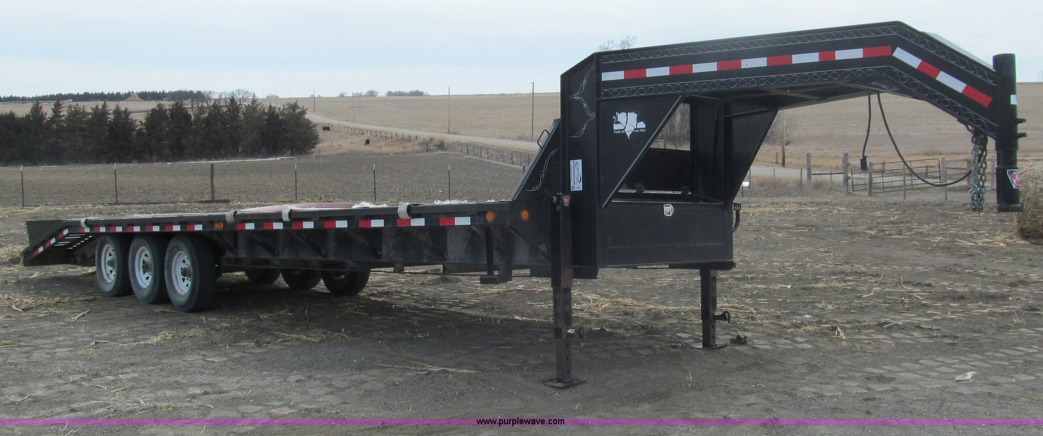 2005 PJ triple axle gooseneck trailer in Phillipsburg, KS Item I7241