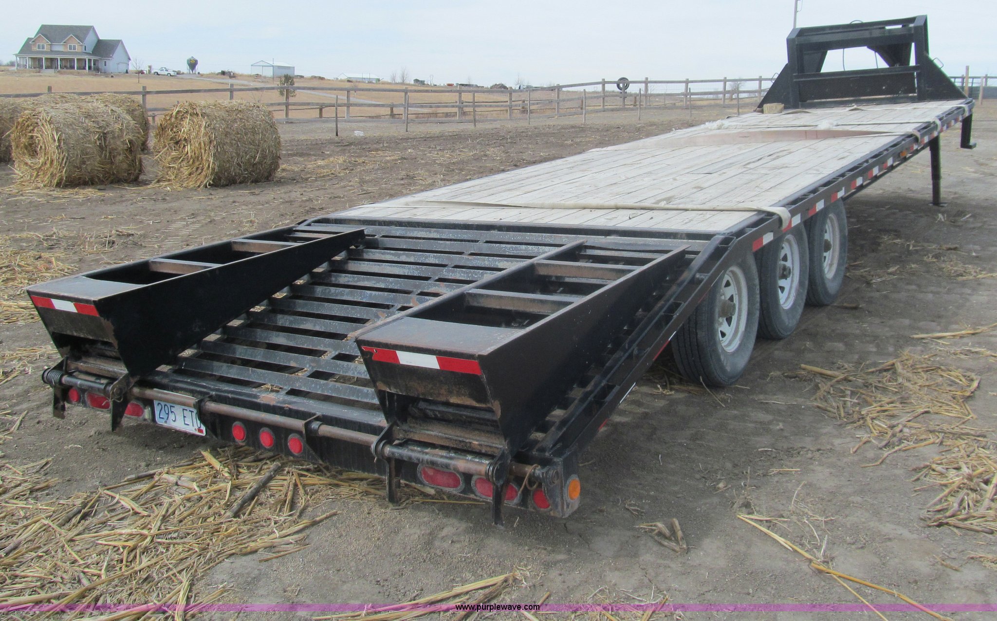 2005 PJ triple axle gooseneck trailer in Phillipsburg, KS Item I7241