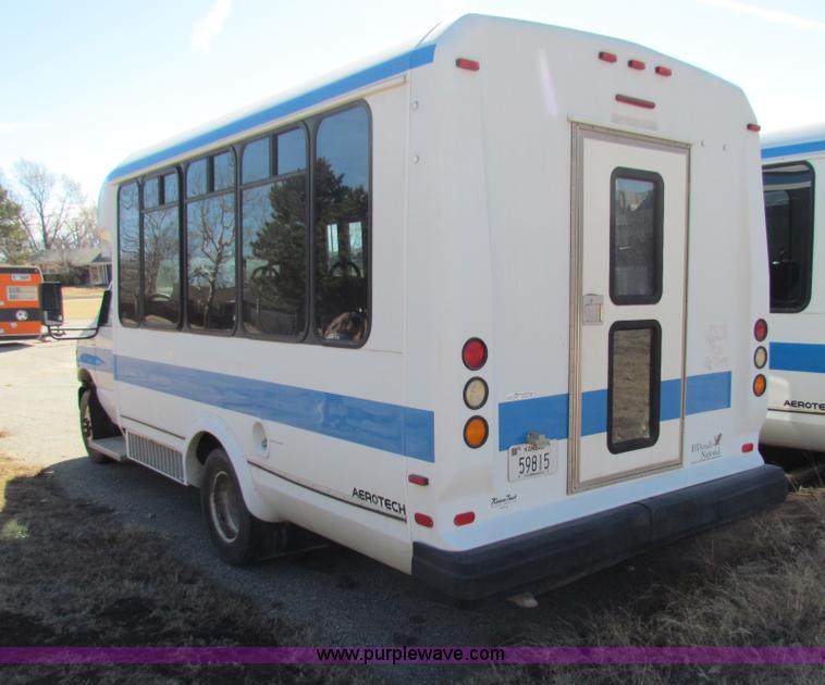 image for item AN9972 2005 Ford E350 Super Duty bus