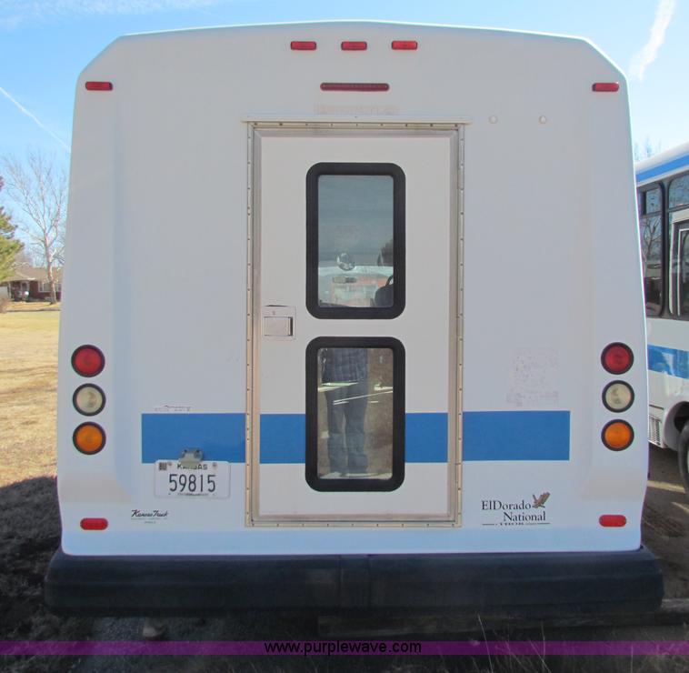 image for item AN9972 2005 Ford E350 Super Duty bus