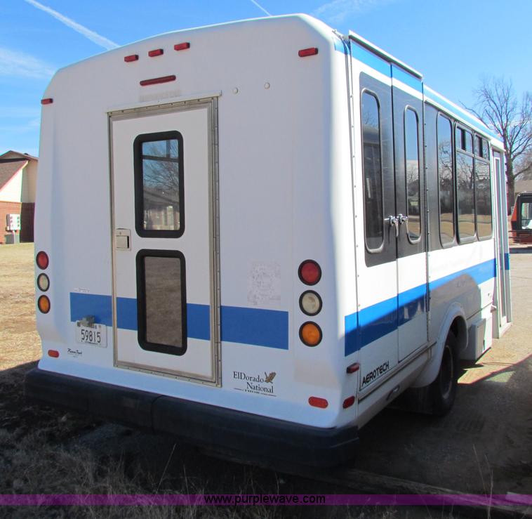 image for item AN9972 2005 Ford E350 Super Duty bus