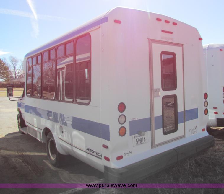 image for item AN9973 2005 Ford E350 Super Duty bus