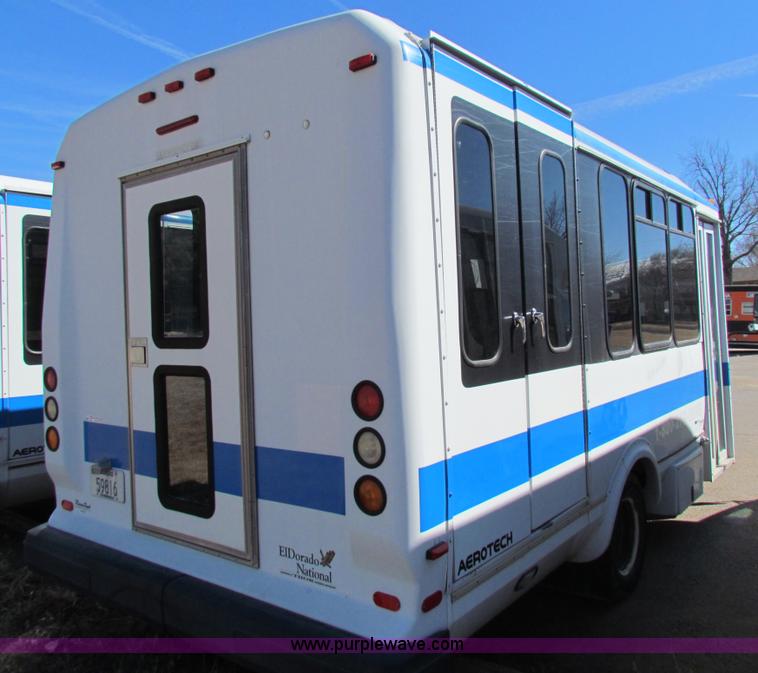 image for item AN9973 2005 Ford E350 Super Duty bus