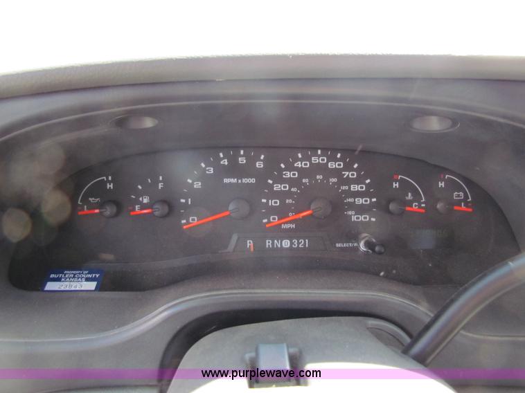 image for item AN9973 2005 Ford E350 Super Duty bus