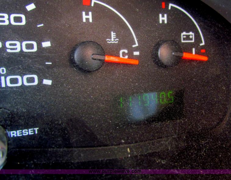 image for item AN9973 2005 Ford E350 Super Duty bus