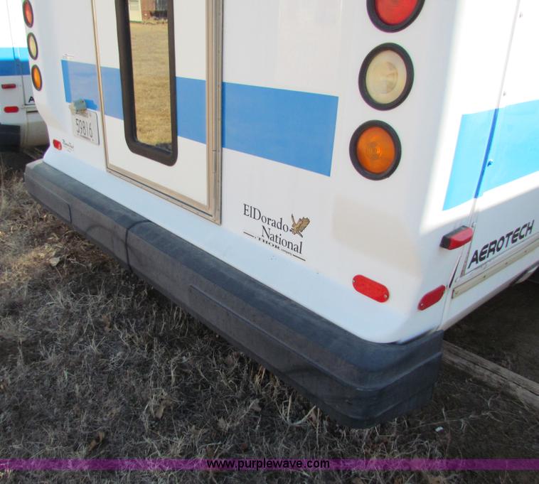 image for item AN9973 2005 Ford E350 Super Duty bus