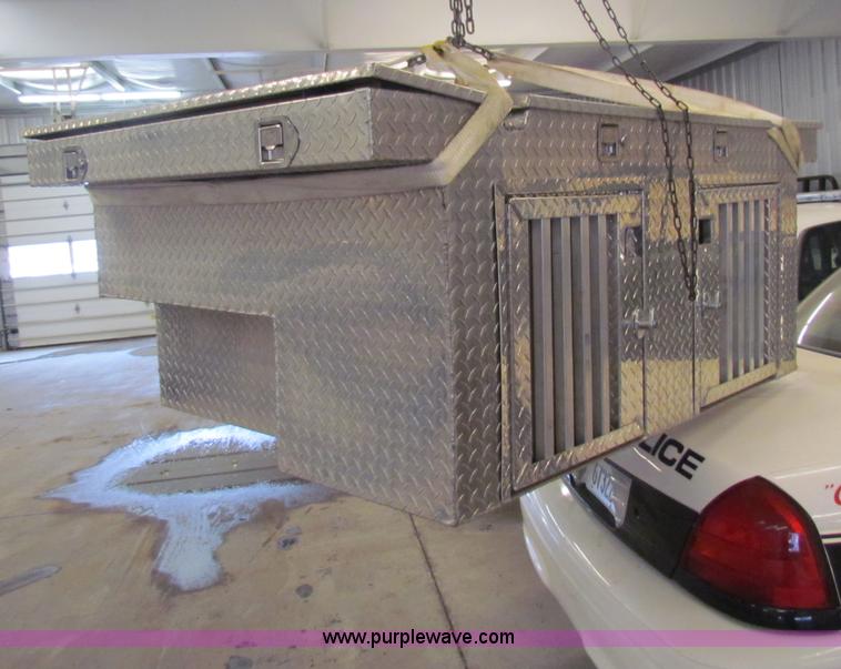 image for item AN9977 Aluminum dog box