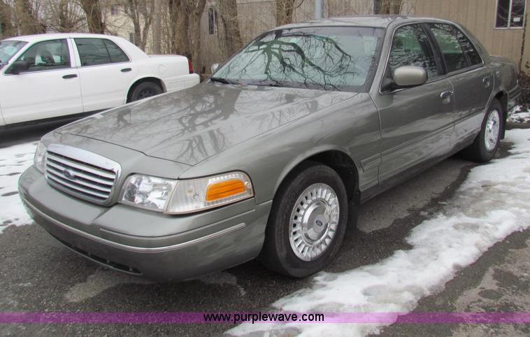 image for item AN9979 2000 Ford Crown Victoria Police Interceptor
