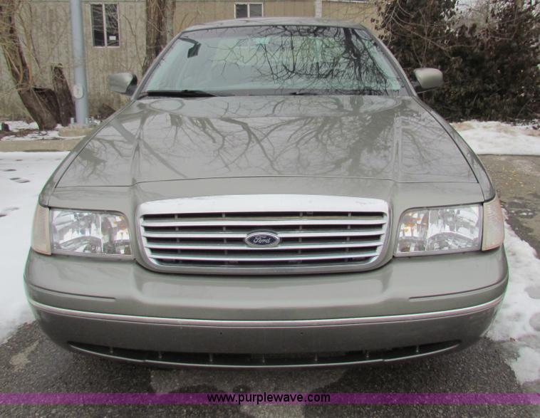 image for item AN9979 2000 Ford Crown Victoria Police Interceptor