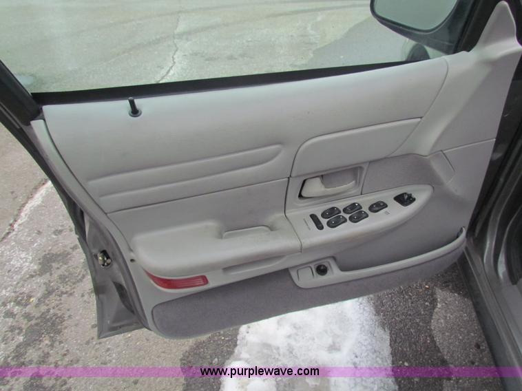 image for item AN9979 2000 Ford Crown Victoria Police Interceptor