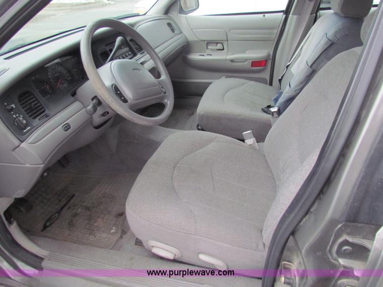 image for item AN9979 2000 Ford Crown Victoria Police Interceptor