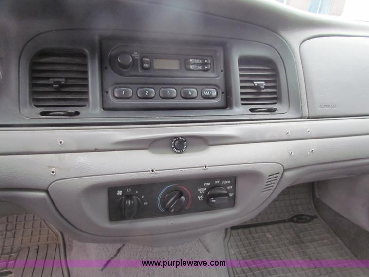 image for item AN9979 2000 Ford Crown Victoria Police Interceptor