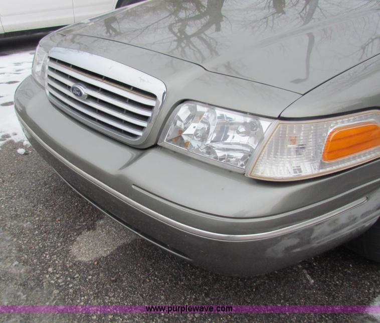 image for item AN9979 2000 Ford Crown Victoria Police Interceptor