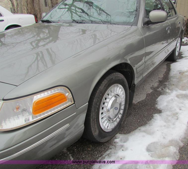 image for item AN9979 2000 Ford Crown Victoria Police Interceptor