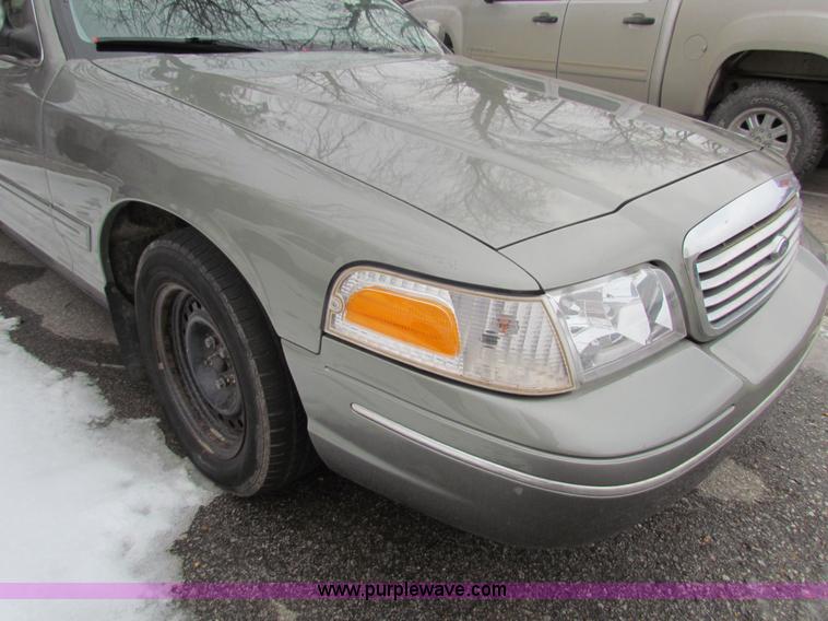 image for item AN9979 2000 Ford Crown Victoria Police Interceptor