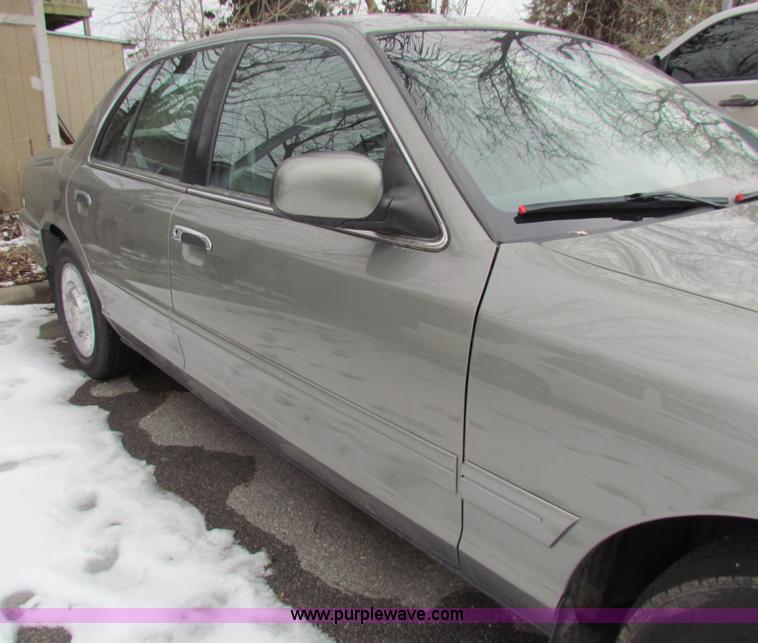 image for item AN9979 2000 Ford Crown Victoria Police Interceptor