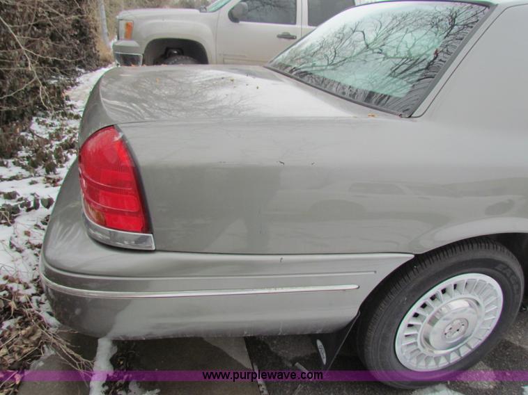 image for item AN9979 2000 Ford Crown Victoria Police Interceptor