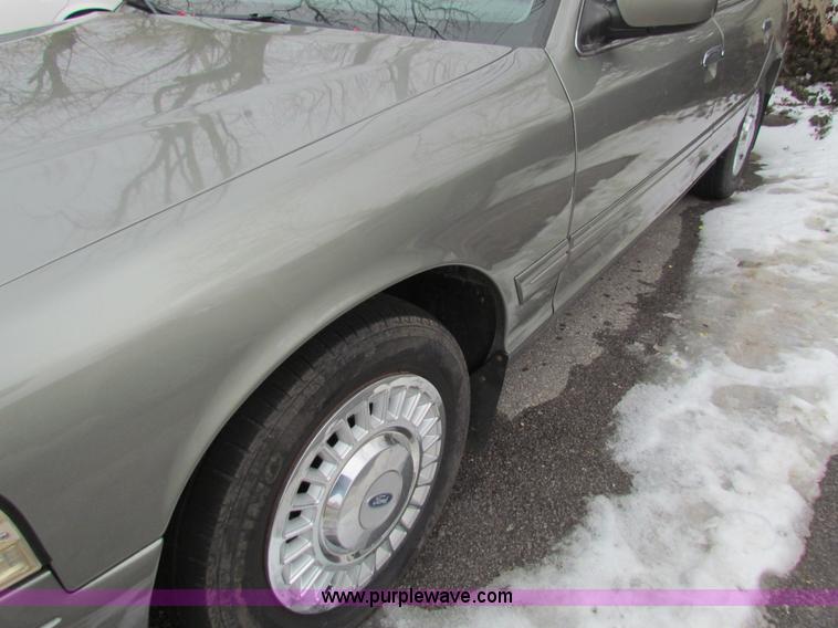 image for item AN9979 2000 Ford Crown Victoria Police Interceptor