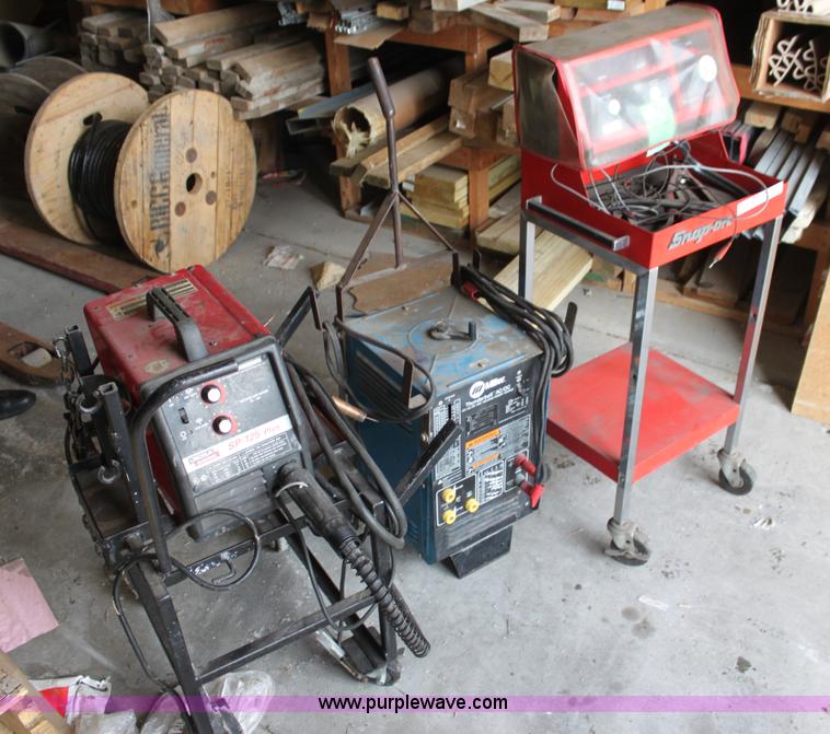 image for item AN9982 Assorted shop equipment