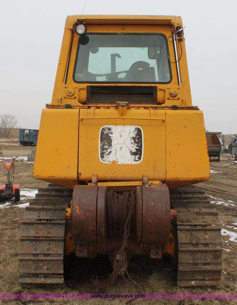 image for item AN9983 1981 John Deere 750 dozer