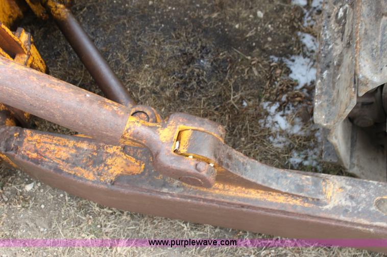 image for item AN9983 1981 John Deere 750 dozer