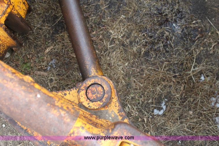 image for item AN9983 1981 John Deere 750 dozer