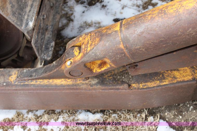 image for item AN9983 1981 John Deere 750 dozer