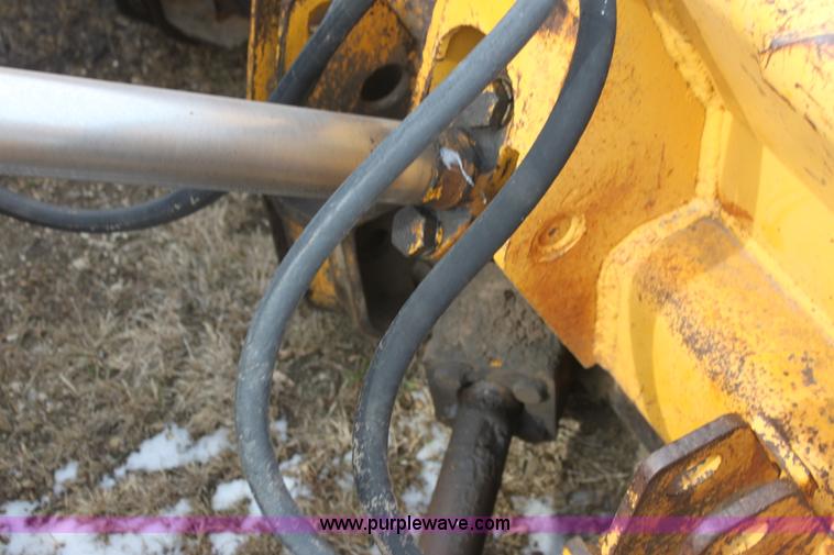 image for item AN9983 1981 John Deere 750 dozer