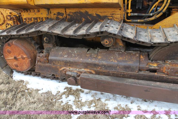 image for item AN9983 1981 John Deere 750 dozer