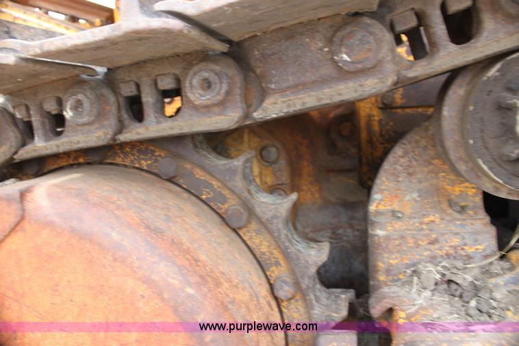 image for item AN9983 1981 John Deere 750 dozer