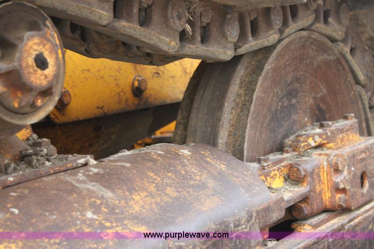 image for item AN9983 1981 John Deere 750 dozer